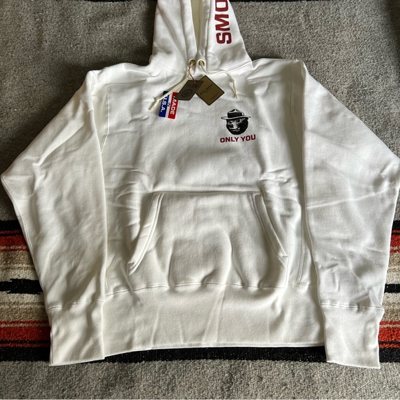 Filson Smokey Bear Sweatshirt - Picture 6 of 16